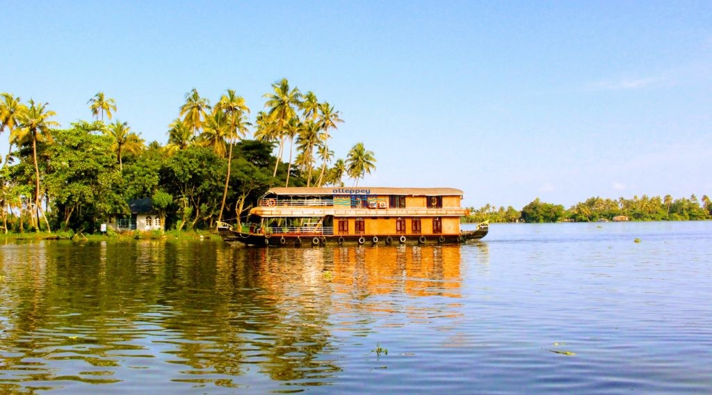 houseboat experience at alleppey
