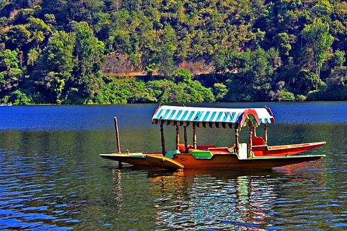 shikara boat