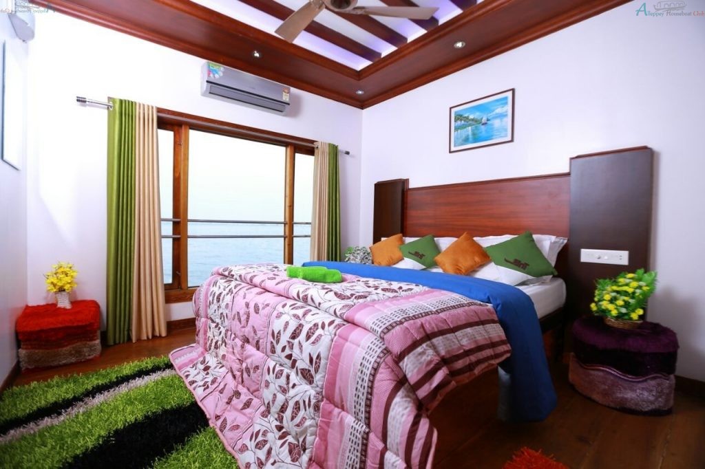 5 Bedroom Deluxe Boathouse - Alleppey Houseboat Club