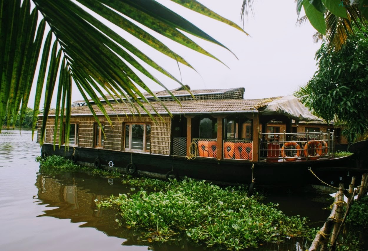 2 Bedroom Premium Boat House Alleppey Houseboat Club