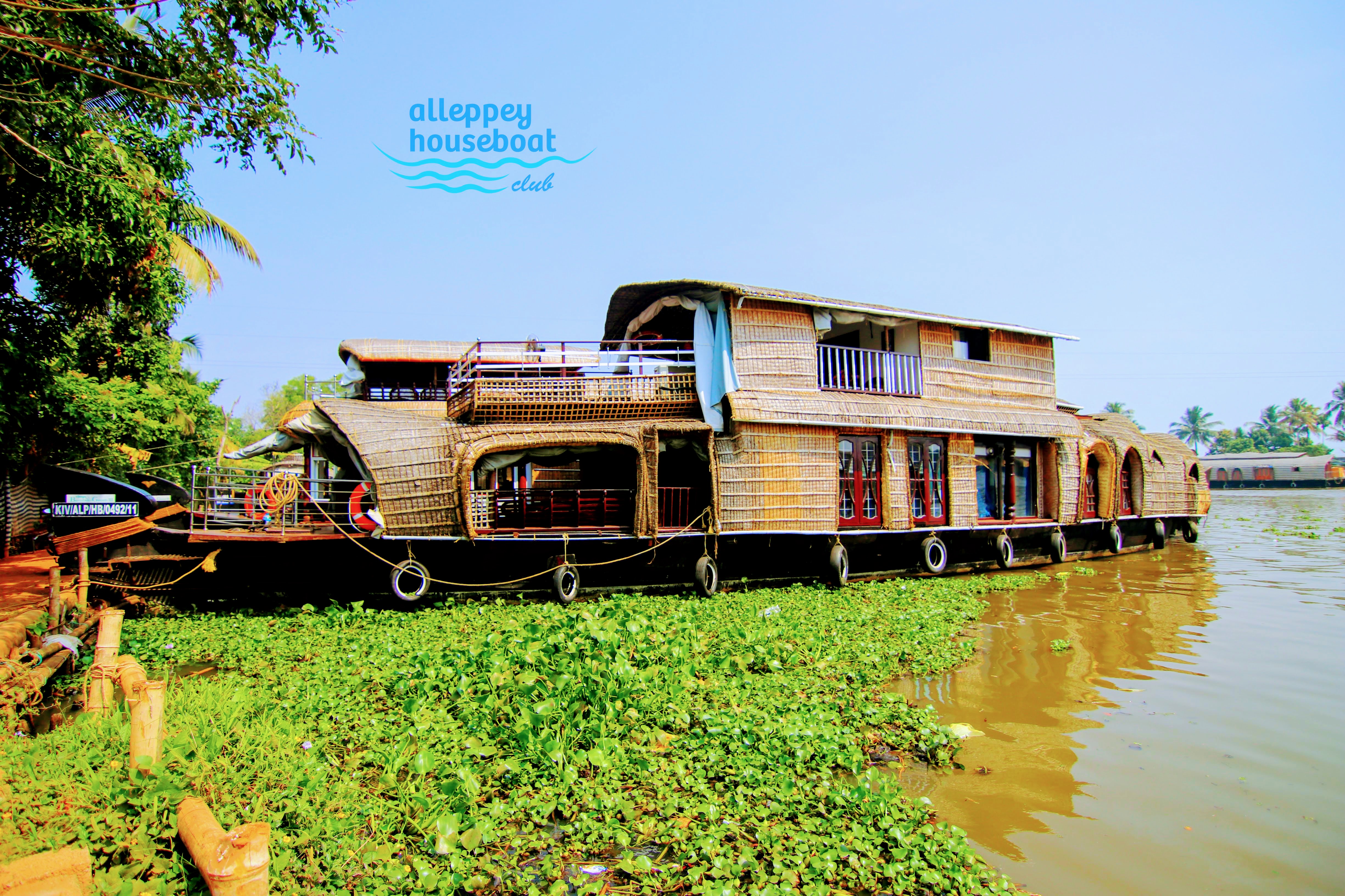 3 Bedroom Deluxe Houseboat with Upperdeck Alleppey Houseboat Club